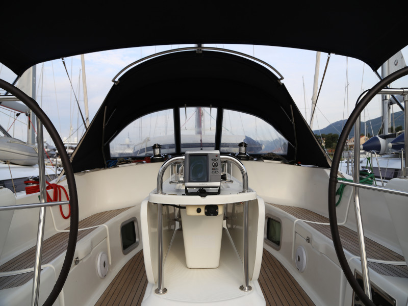 фото Sun Odyssey 45 16