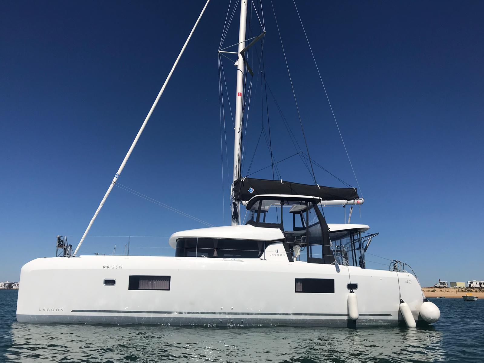Lagoon 42