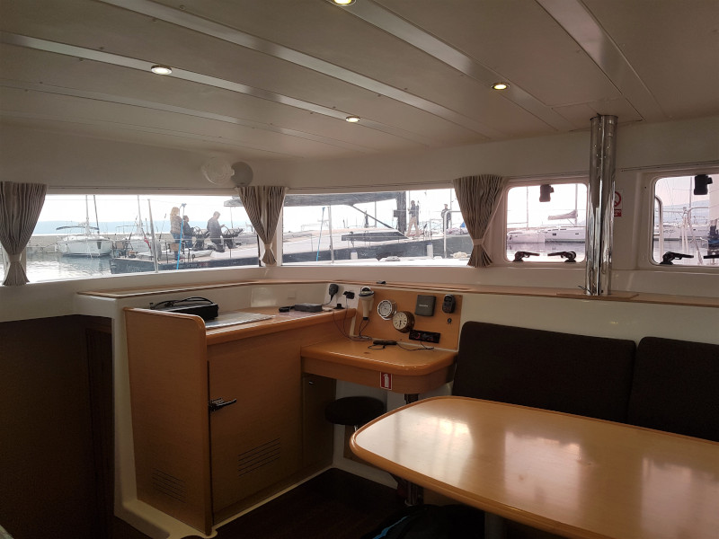 фото Lagoon 421 3