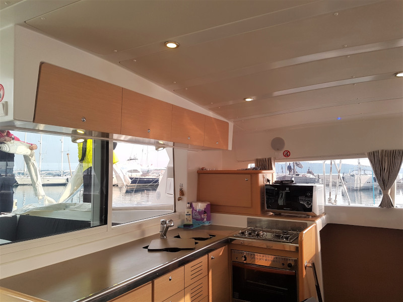 фото Lagoon 421 7