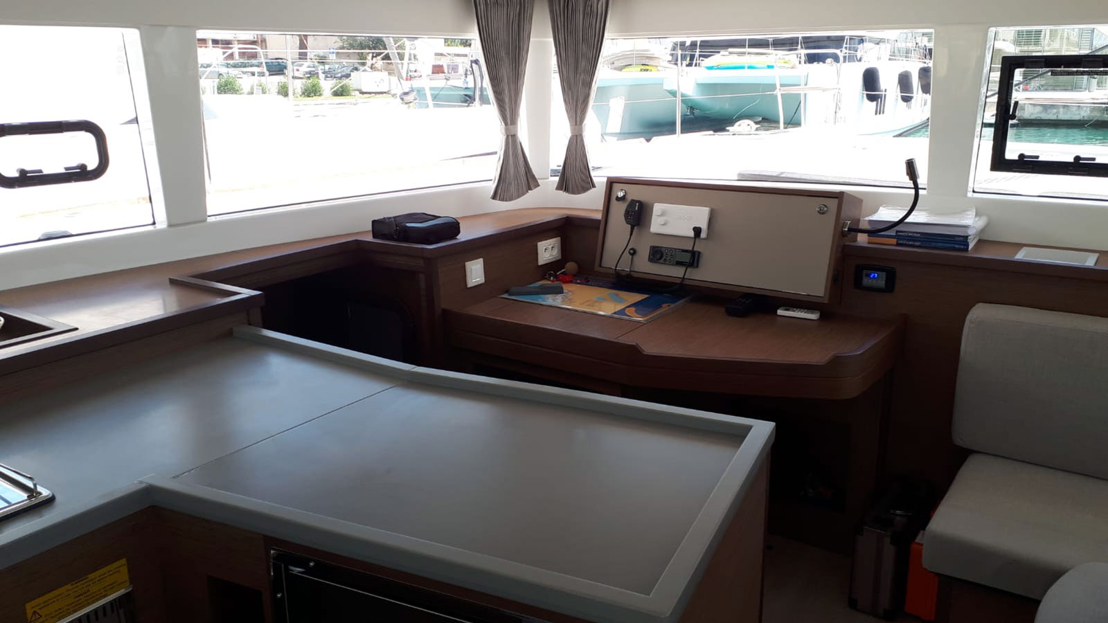 foto Lagoon 450  Flybridge 14