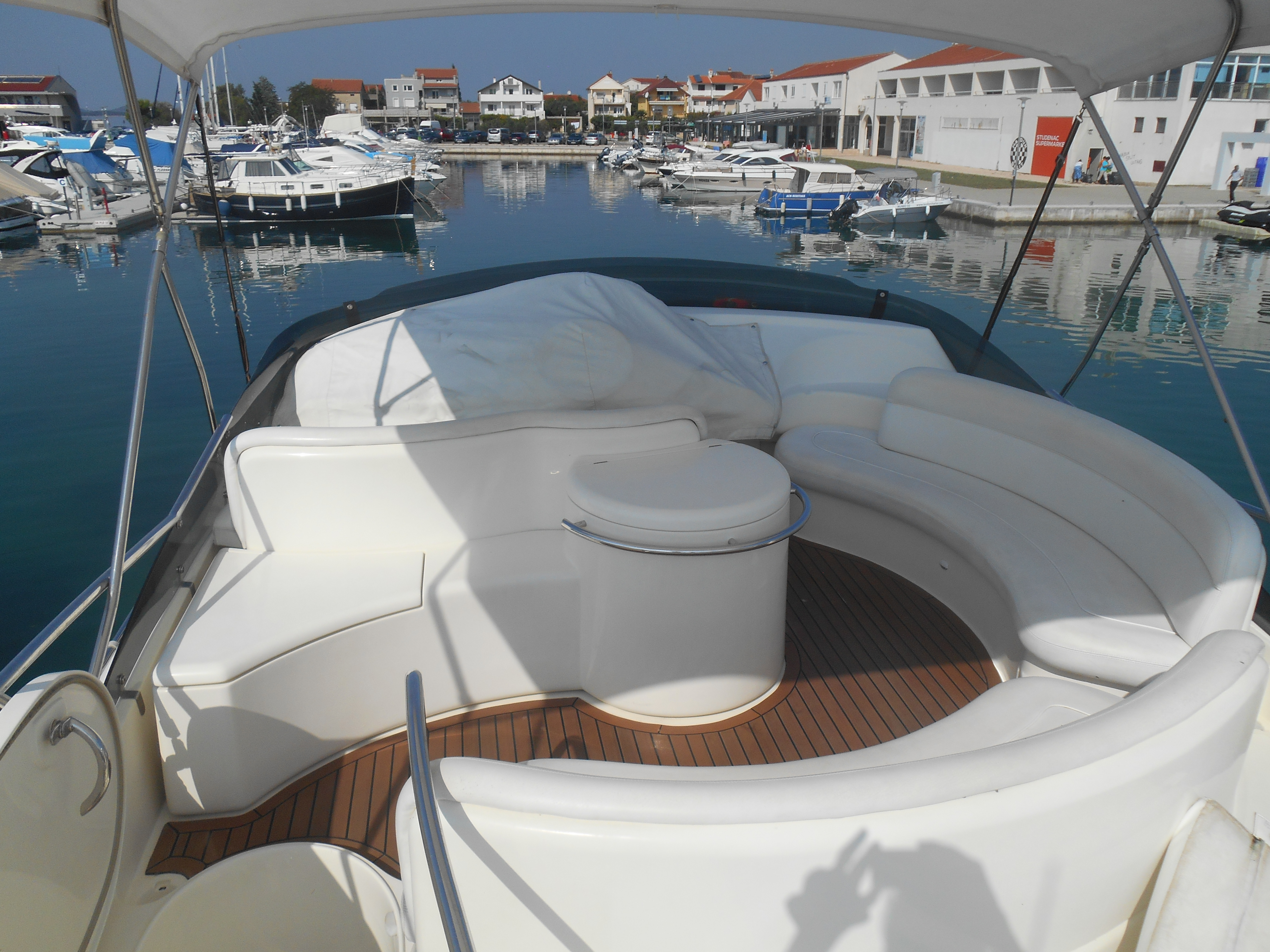foto Azimut 46 18