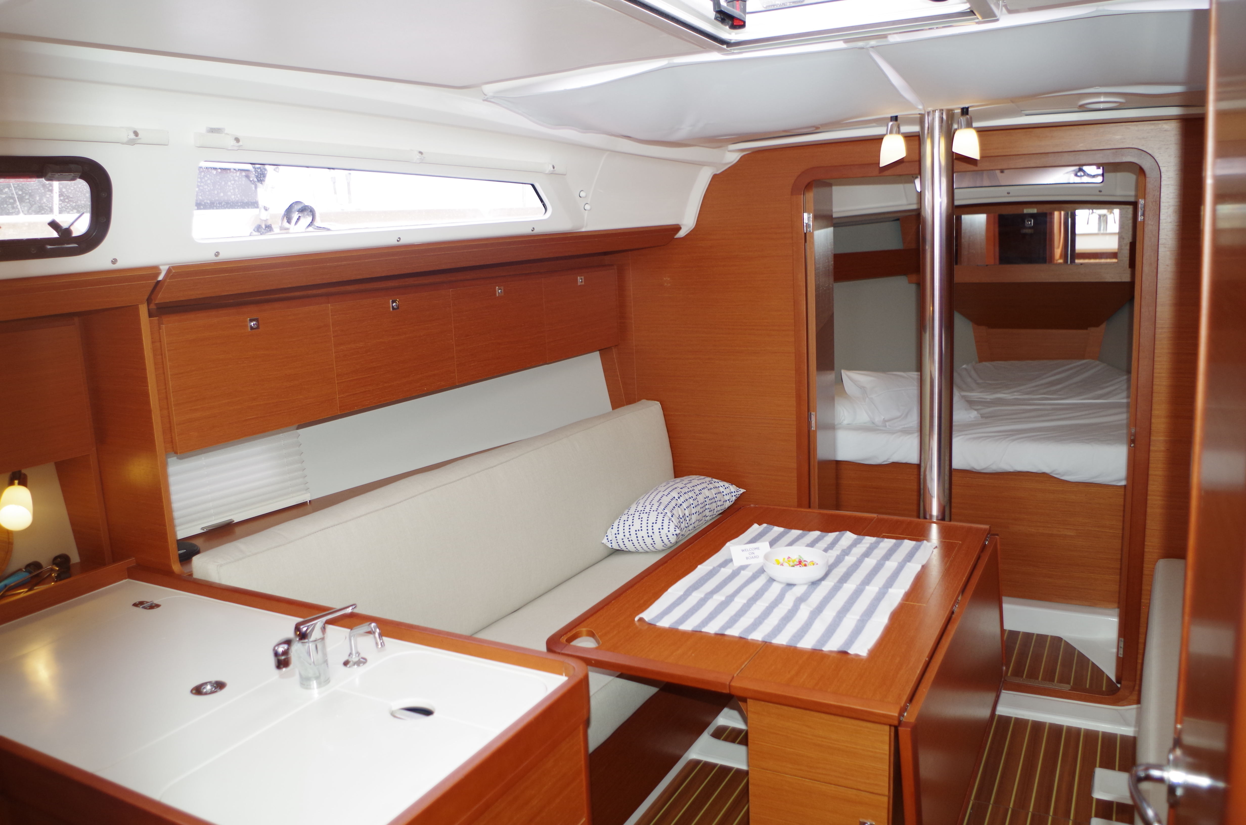 фото Dufour 360 Grand Large 11