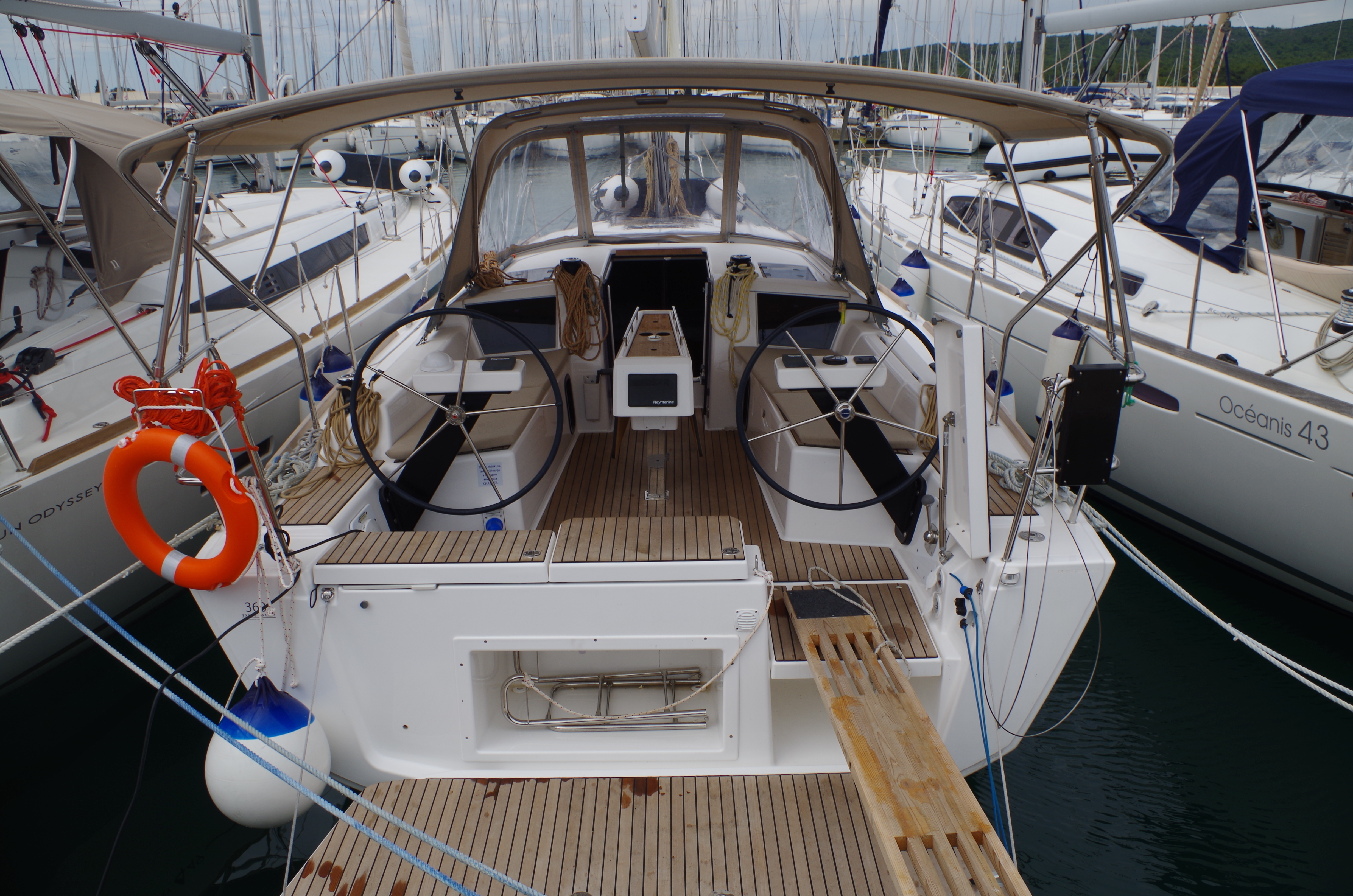 фото Dufour 360 Grand Large 16