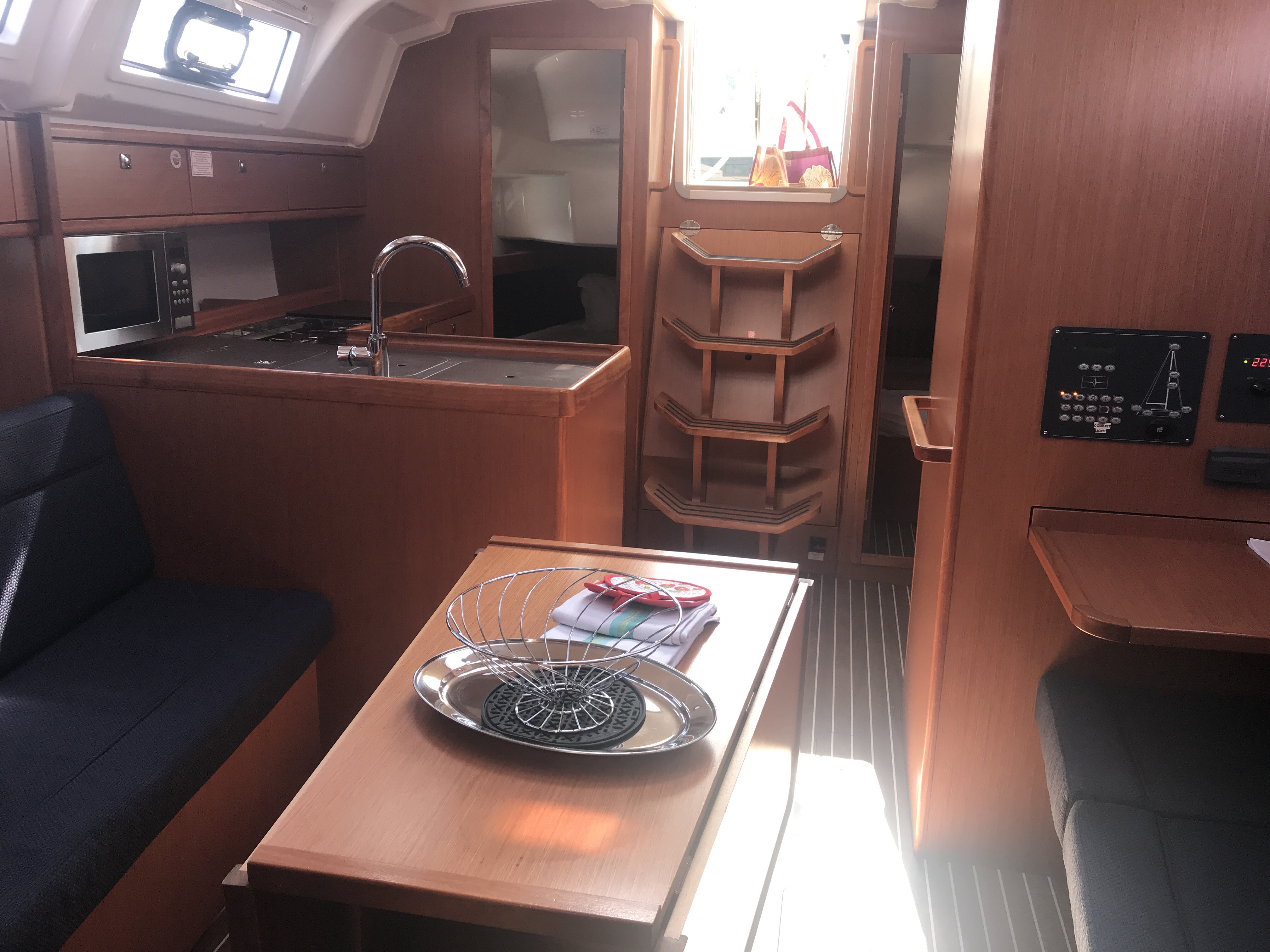 foto Sun Odyssey 49i 9