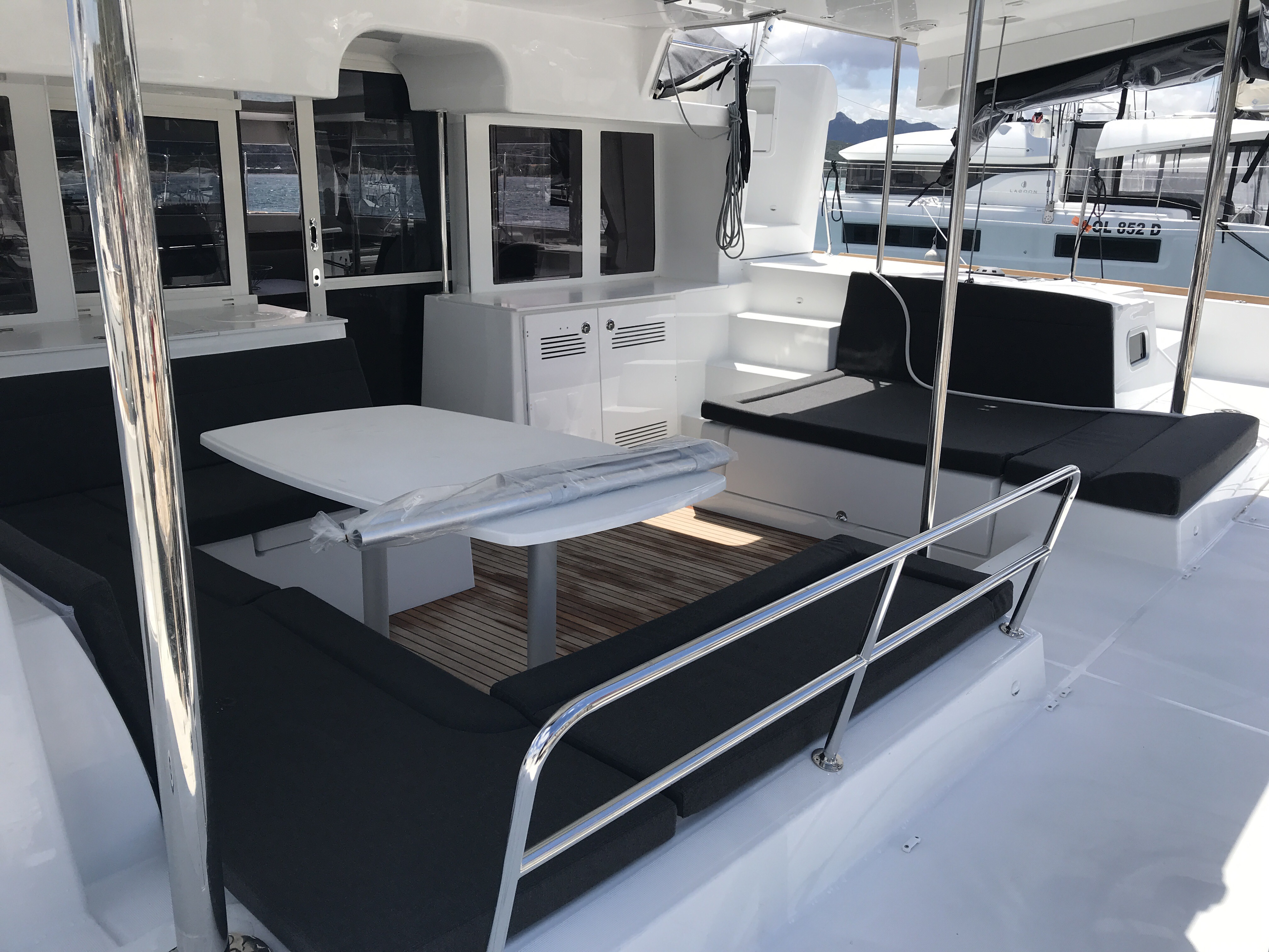 foto Lagoon 450  Flybridge 2