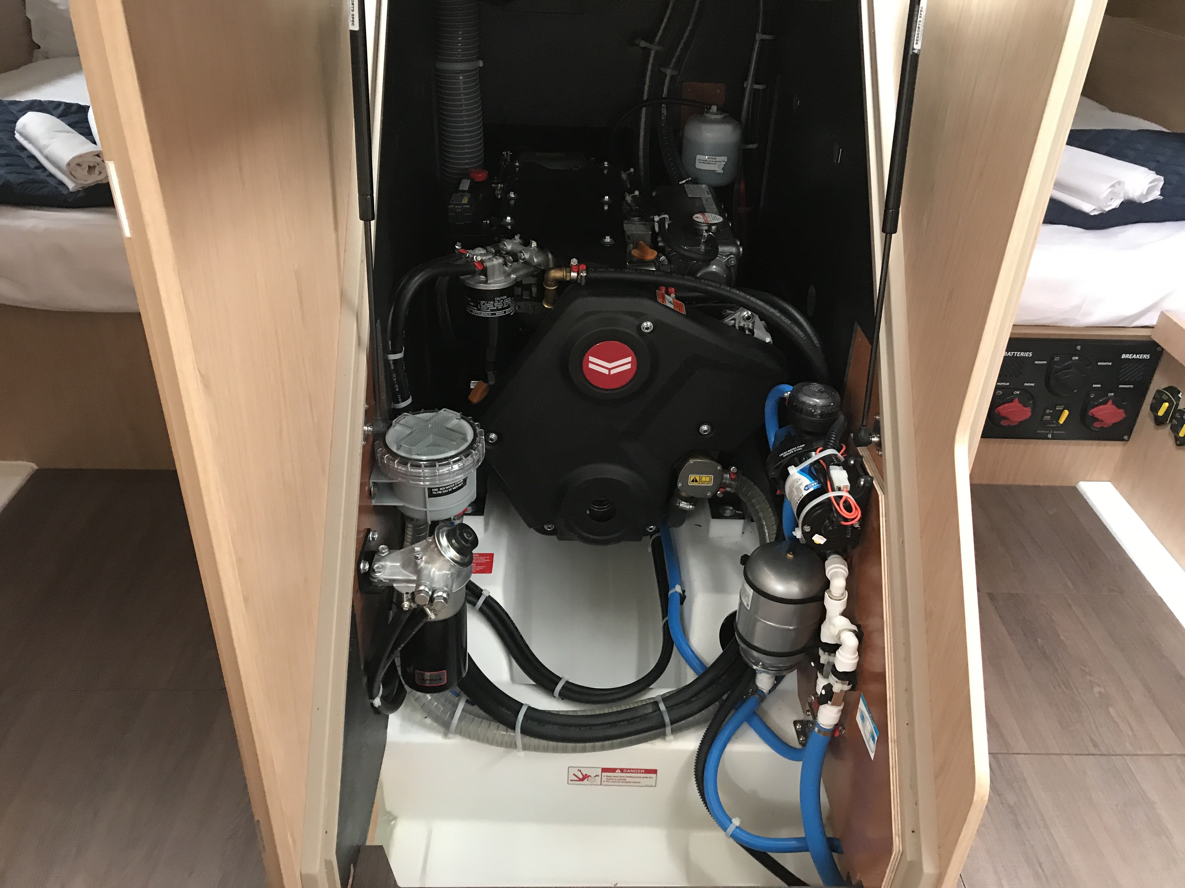 фото Oceanis 41.1 18