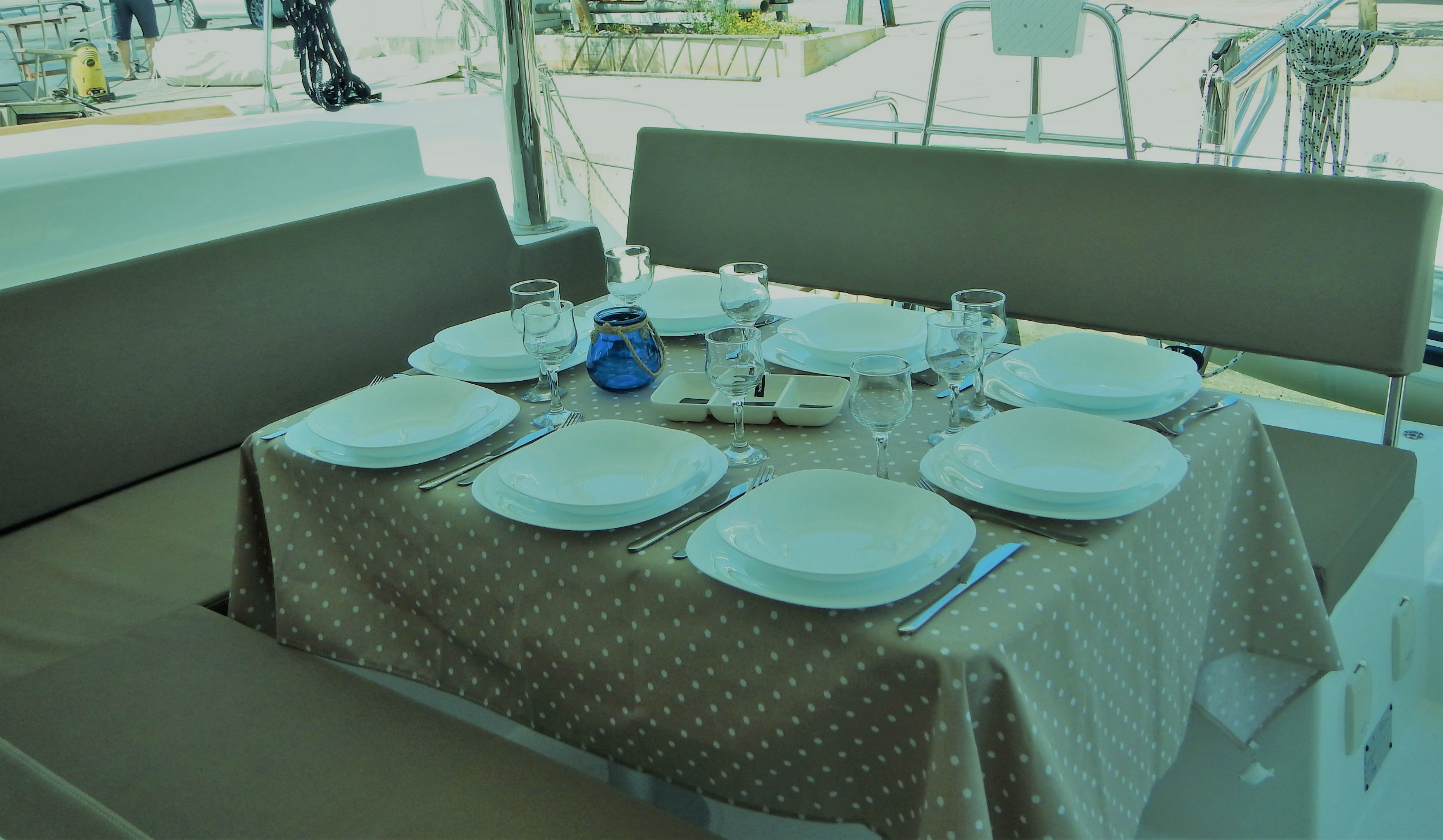 foto Lagoon 400 S2 3