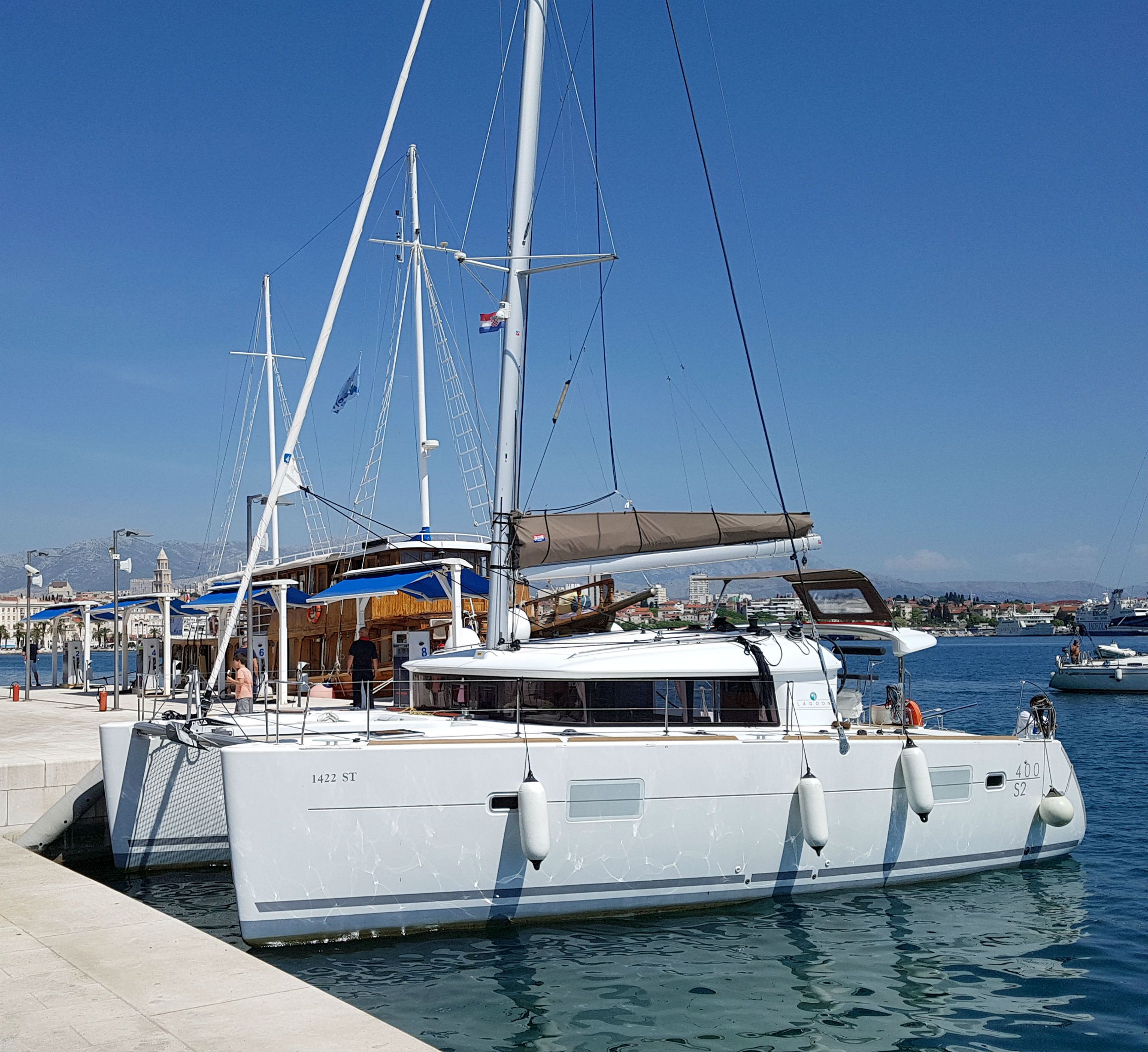 foto Lagoon 400 S2 9