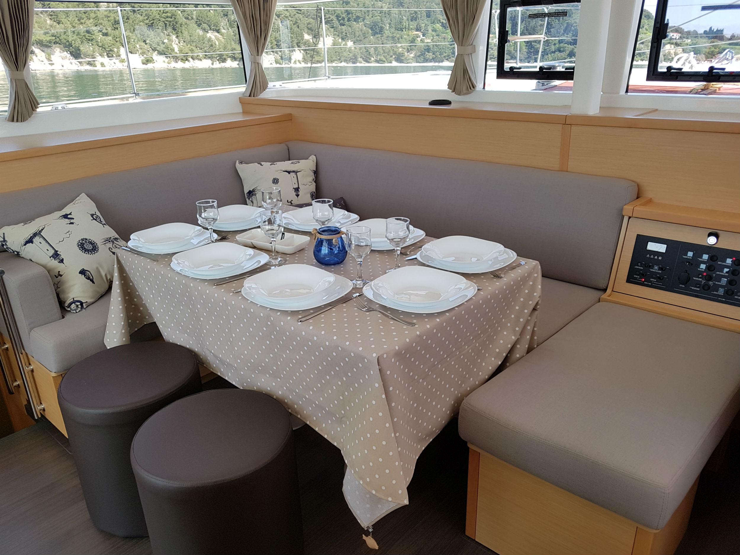 foto Lagoon 400 S2 12