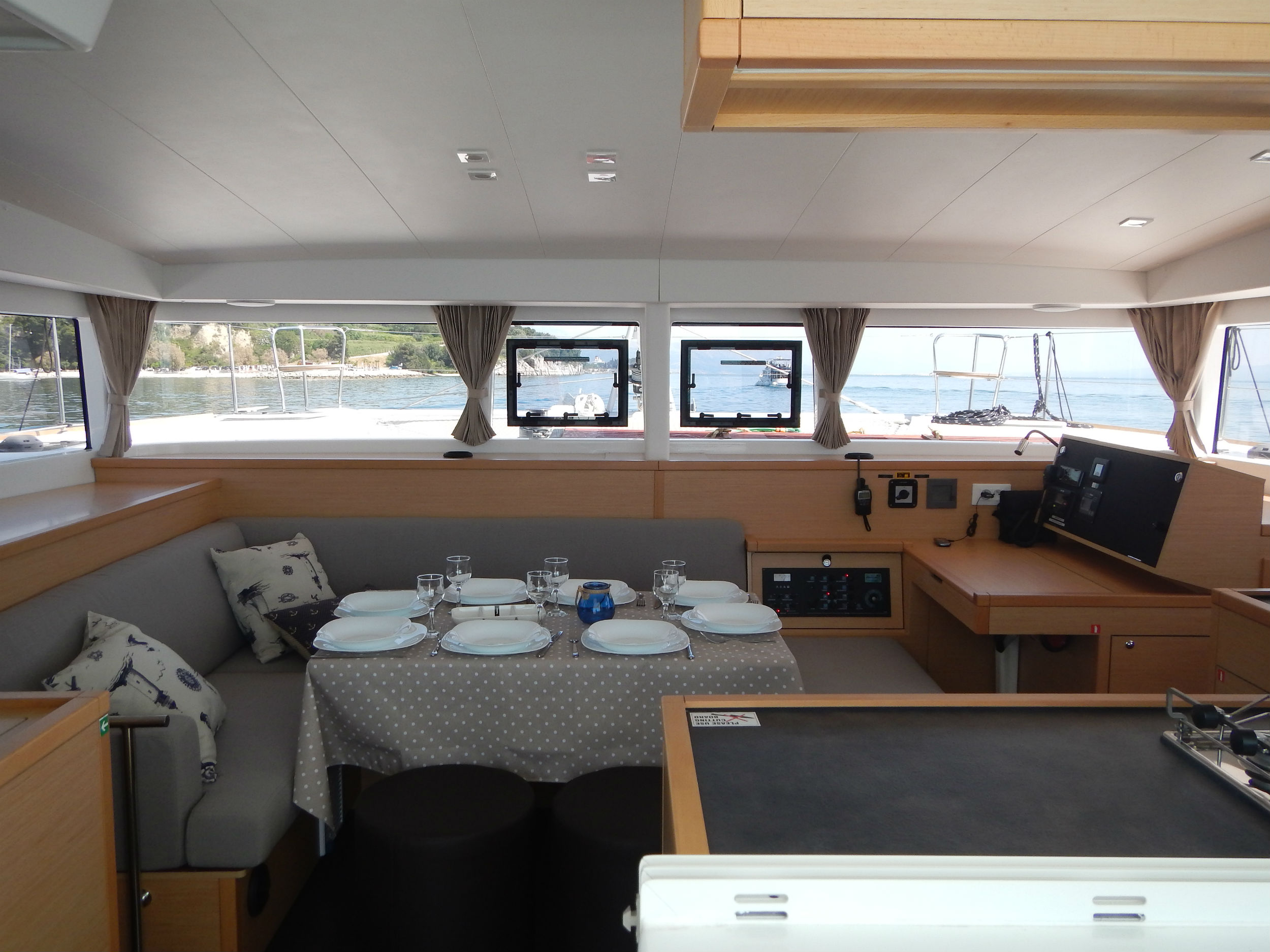 foto Lagoon 400 S2 13