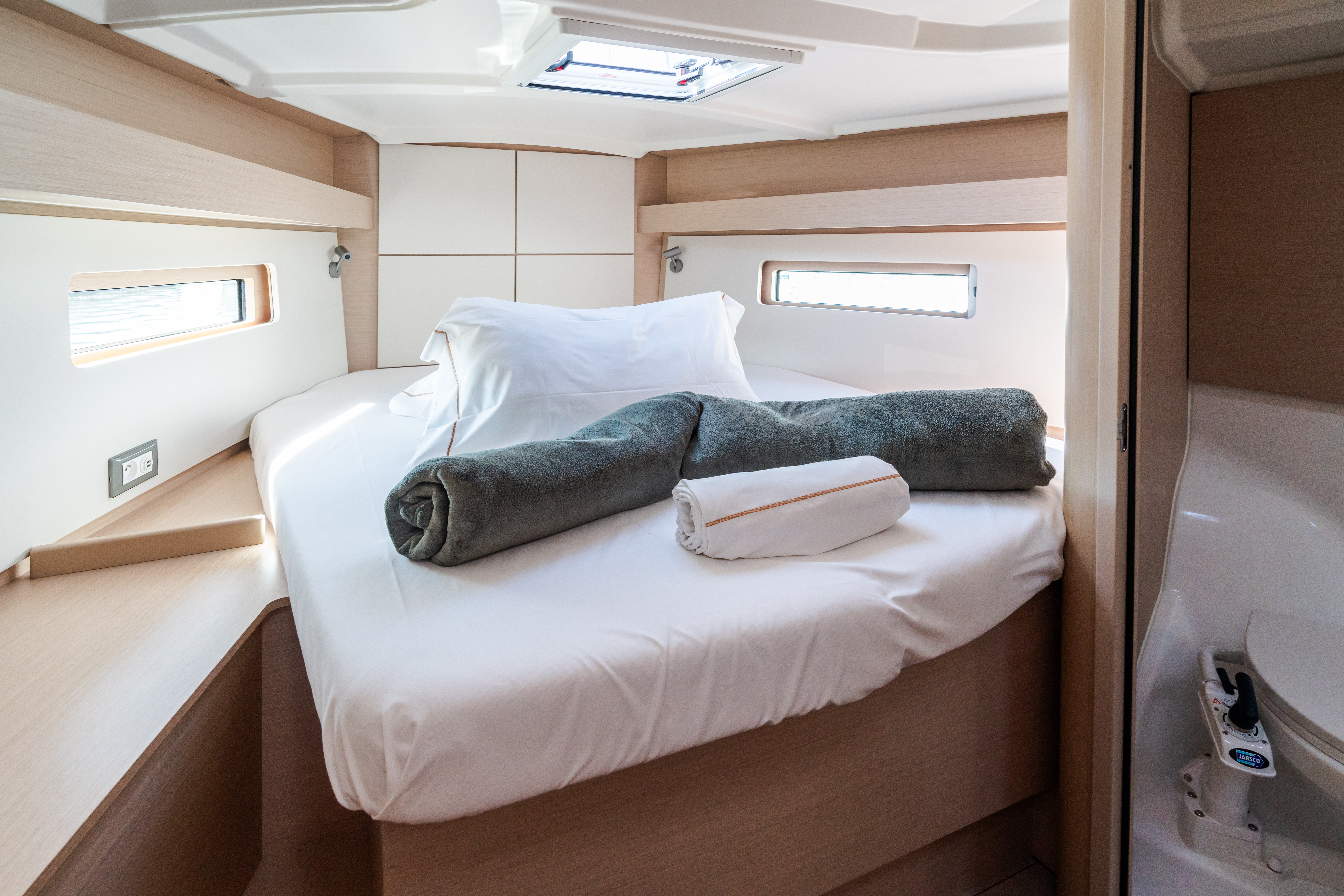 Beneteau  - Oneiros - Comfort line -  - Italien, Marina di Olbia