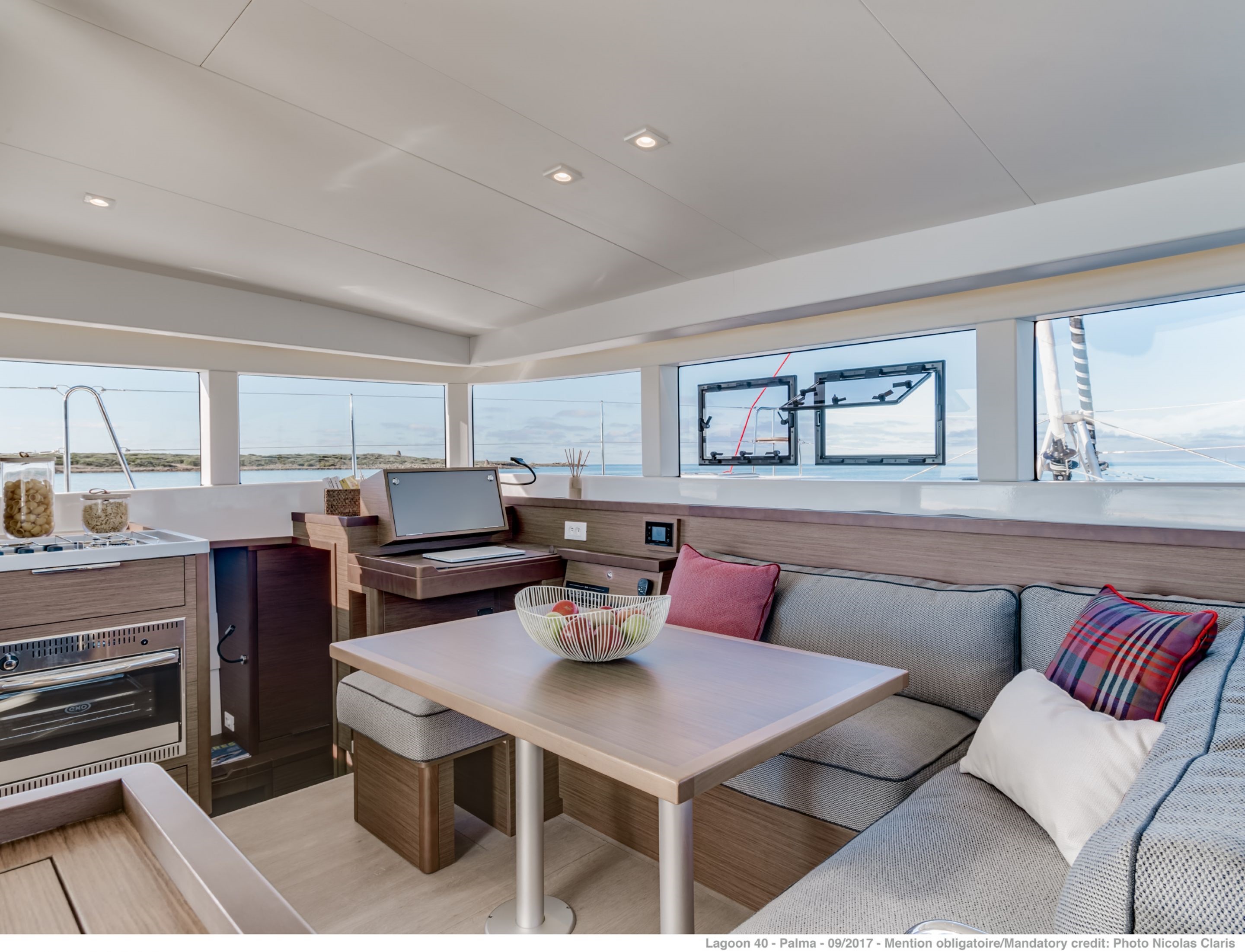 фото Lagoon 40 9