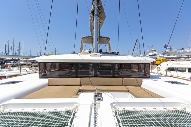 photo Lagoon 450  Flybridge 17