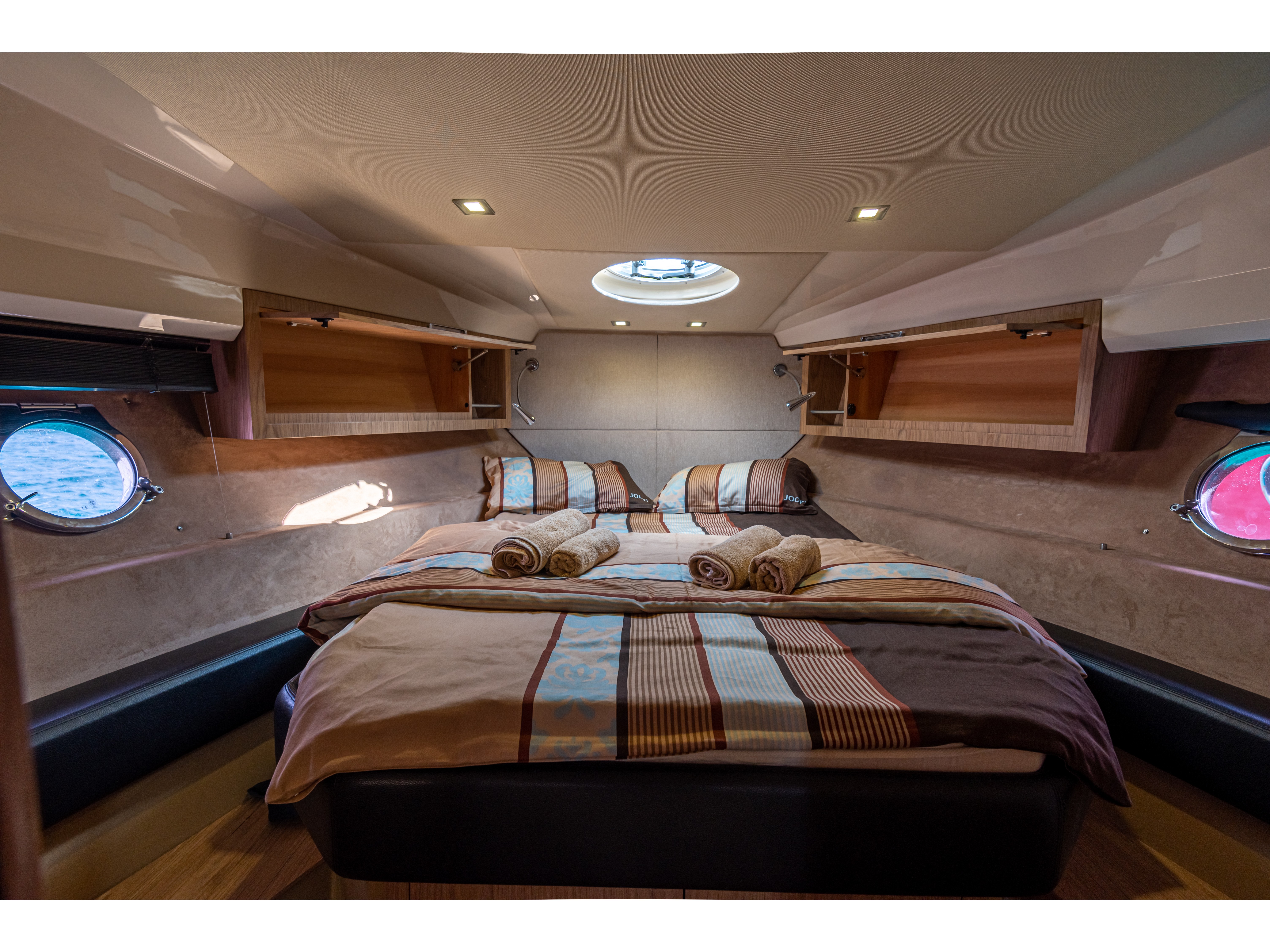 - Sessa C38 - 2 Cabins - Built 2011