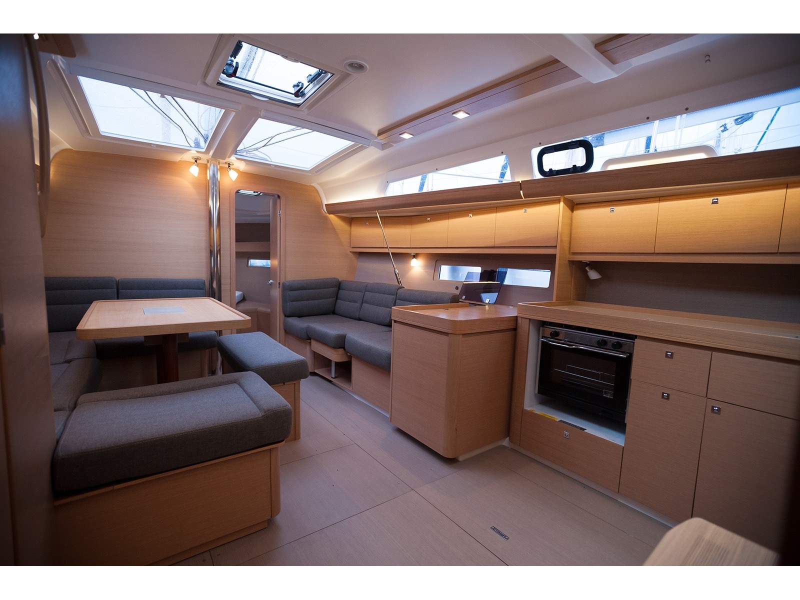 Interior image Anemos / Dufour 410 Grand Large[G]