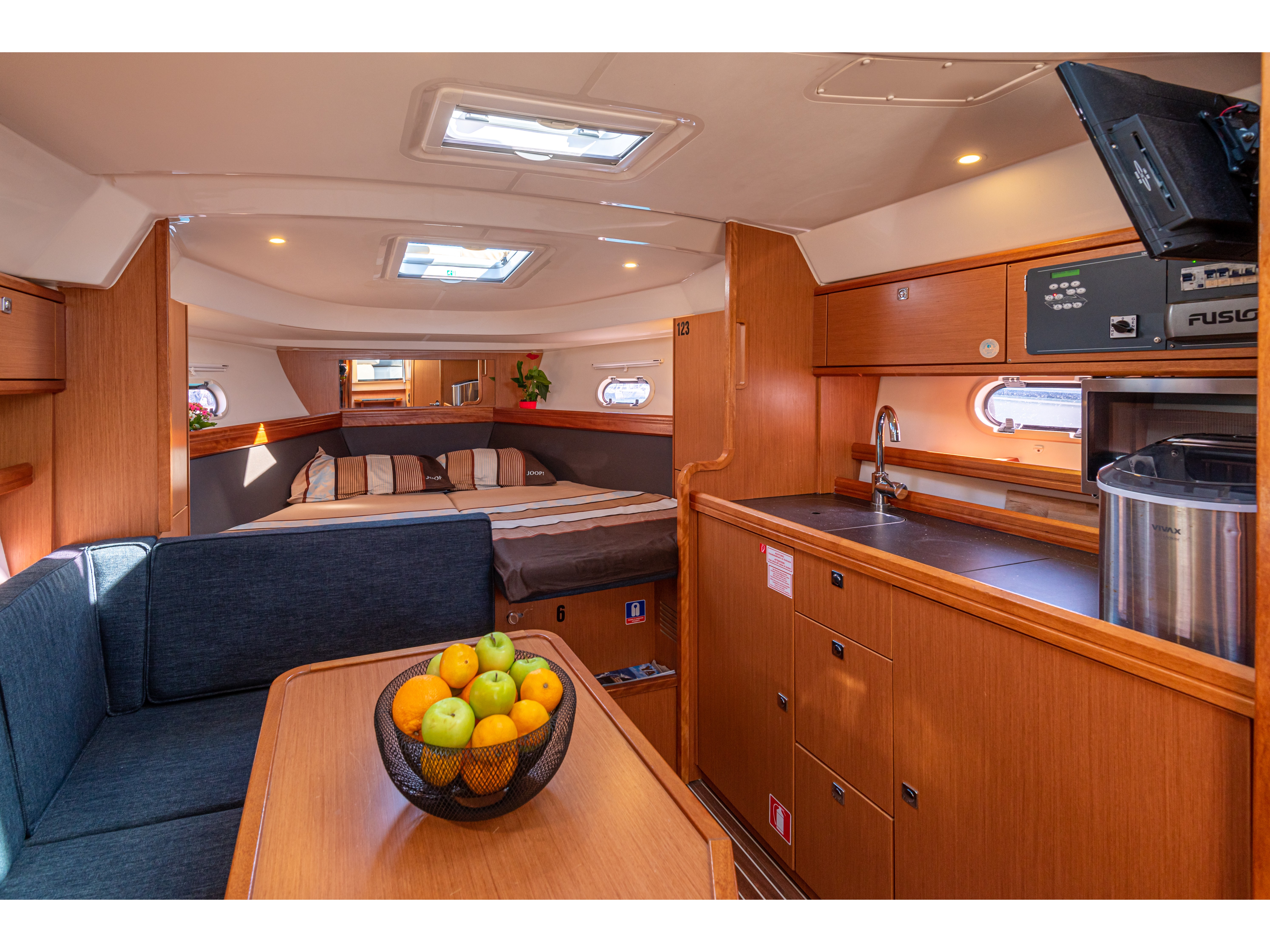 M/Y - Bavaria Sport 32 - 2 Cabins - Built 2013