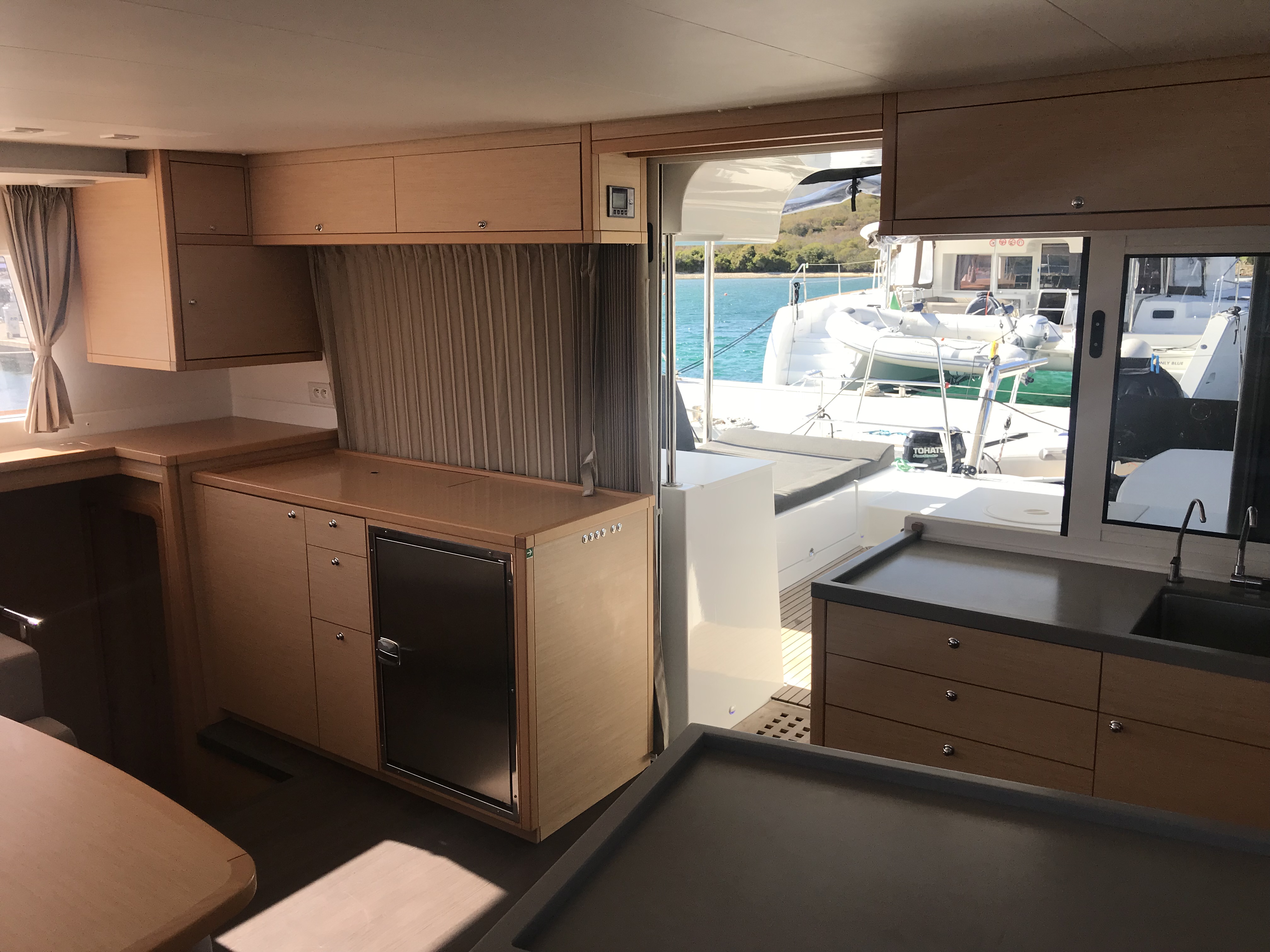 photo Lagoon 450  Flybridge 12