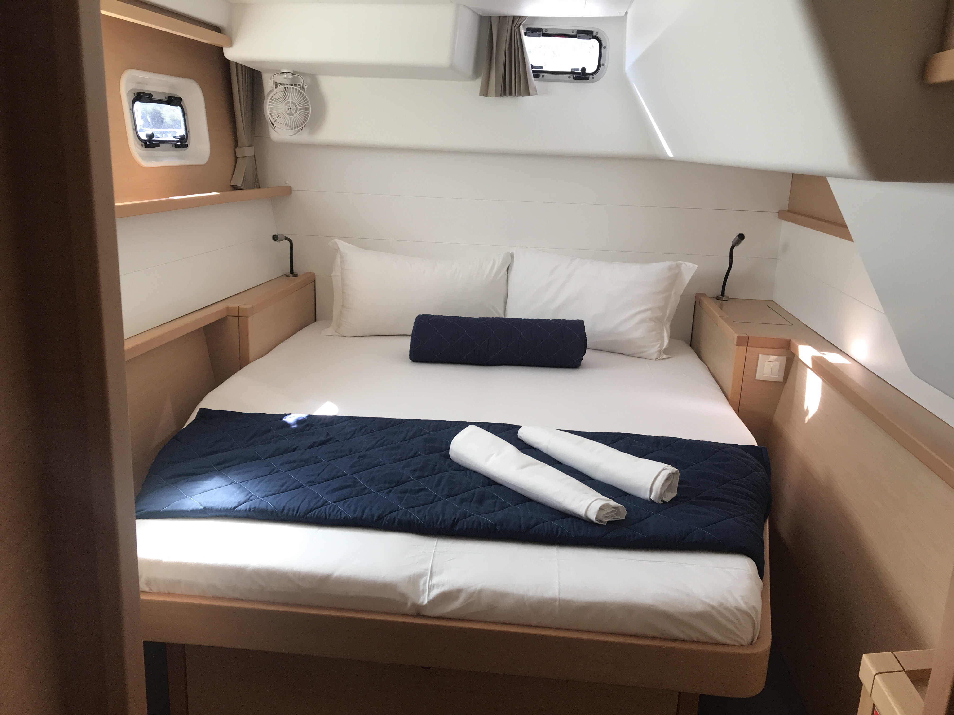 photo Lagoon 450  Flybridge 16