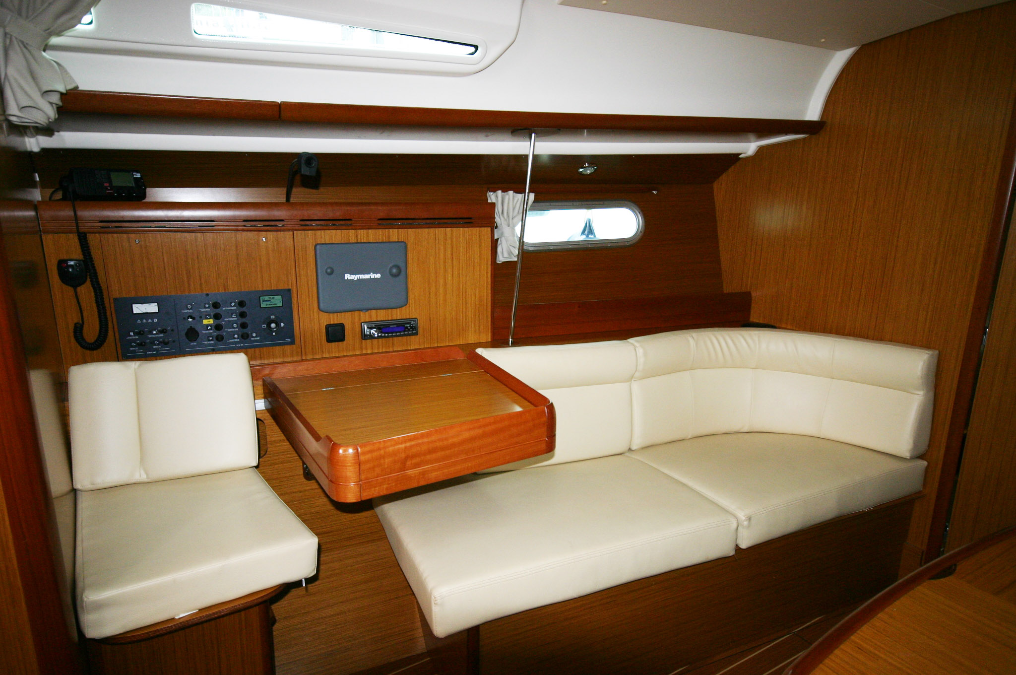 Foto Sun Odyssey 42 i 8