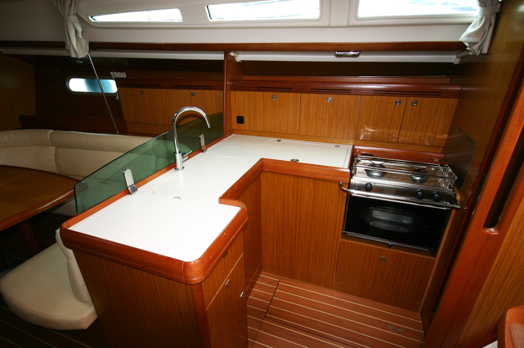 Foto Sun Odyssey 42 i 9