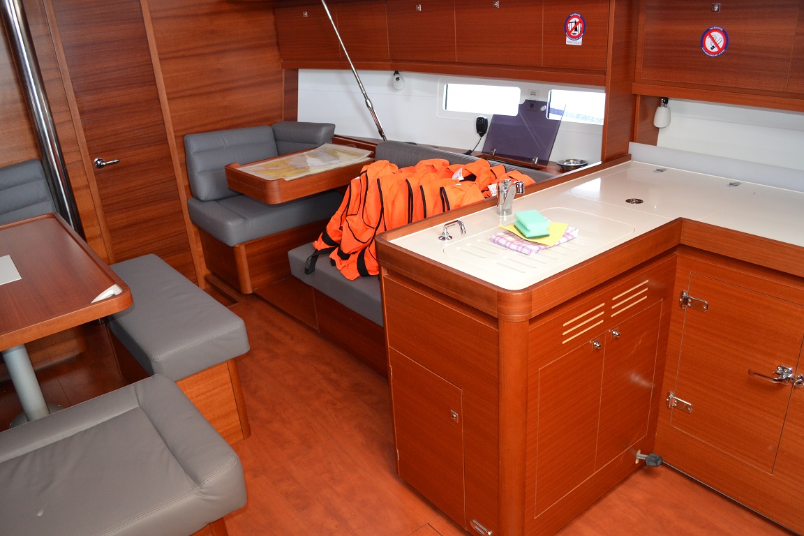 фото Dufour 412 Grand large 9