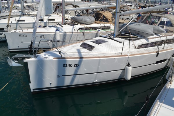 фото Dufour 360 Grand Large 12
