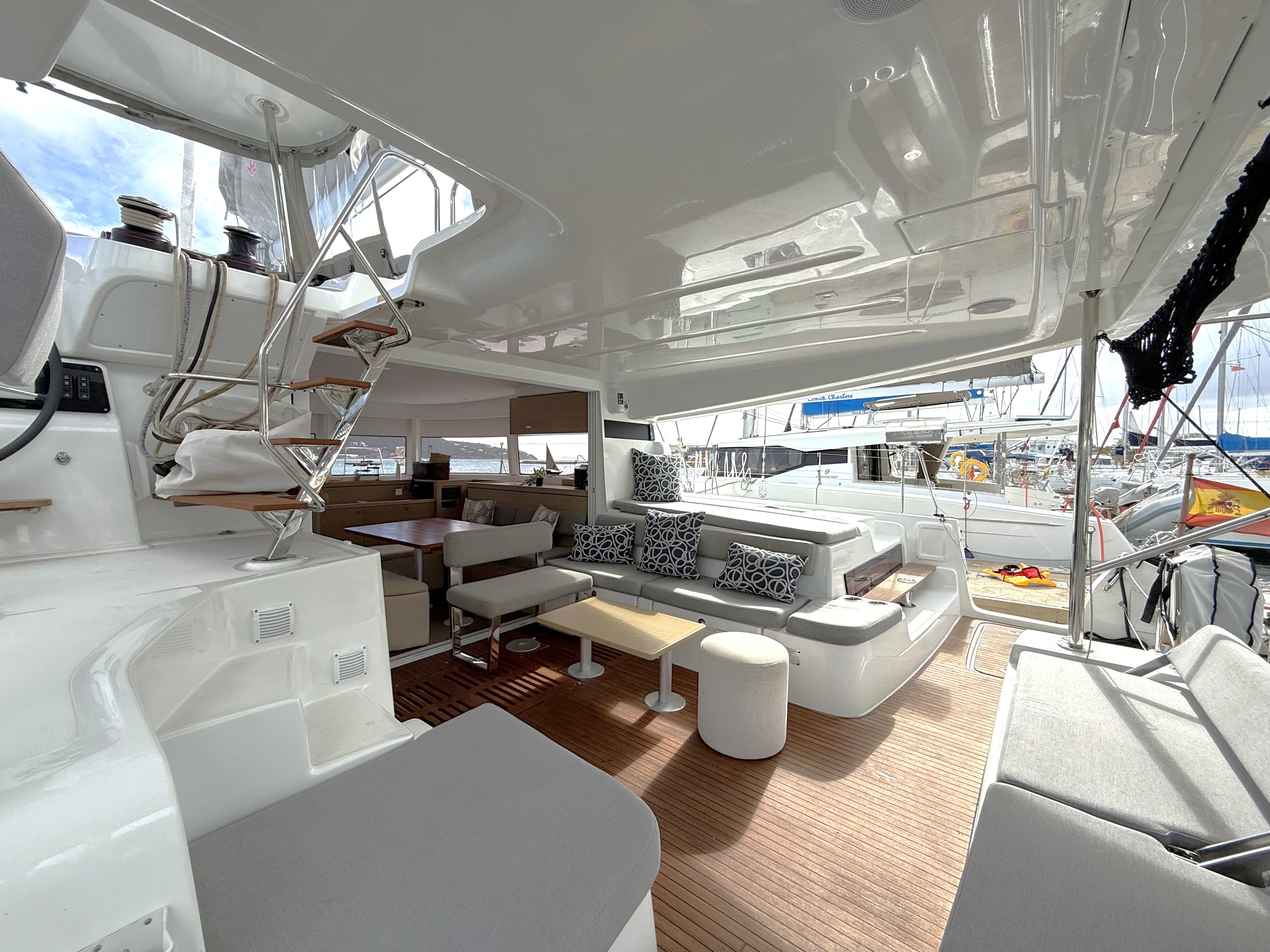 Yacht image 33