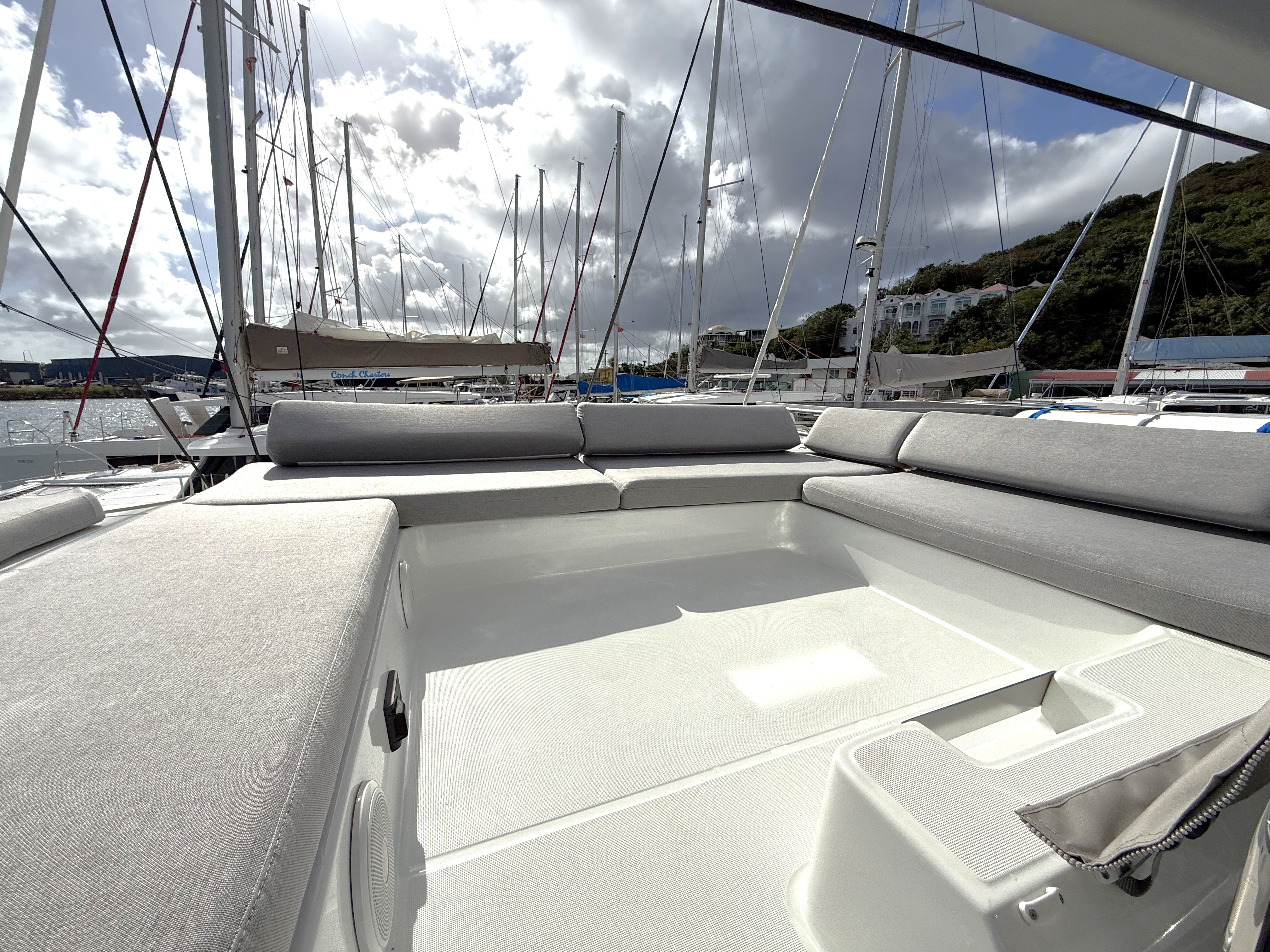 Yacht image 25