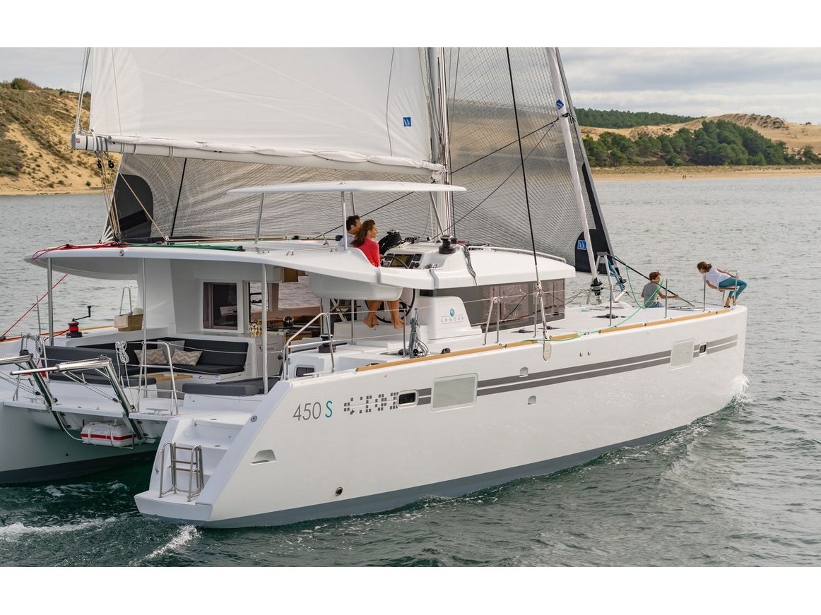 صور Lagoon 450 Sport 1