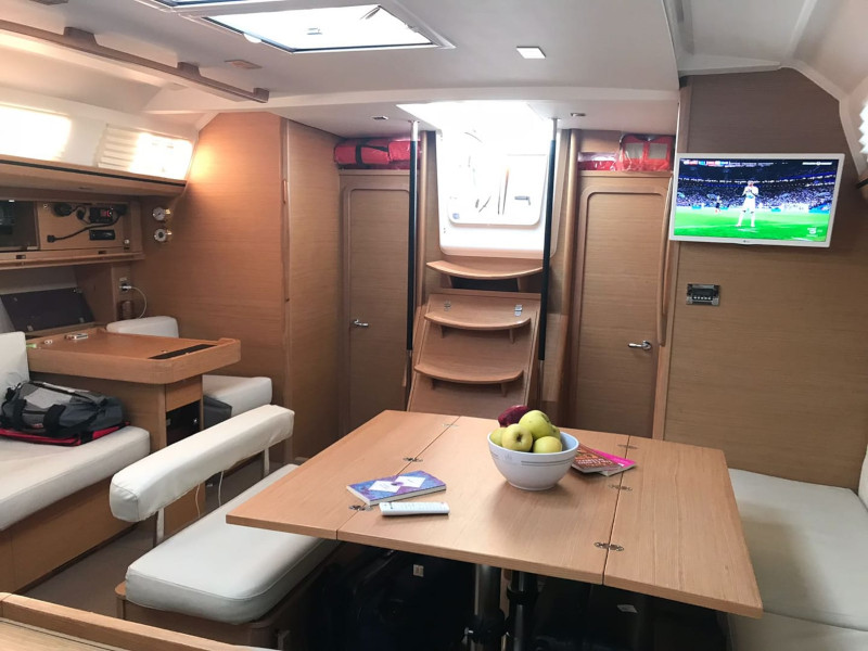 foto Dufour 560 Grand Large 10