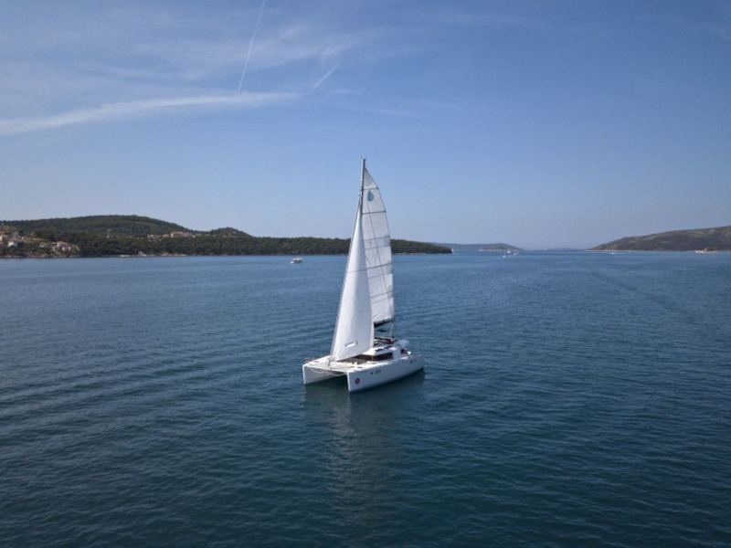 photo Lagoon 450  Flybridge 18