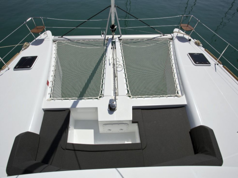 photo Lagoon 450  Flybridge 19