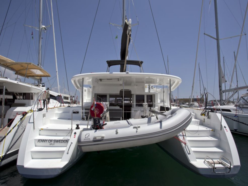 photo Lagoon 450  Flybridge 20