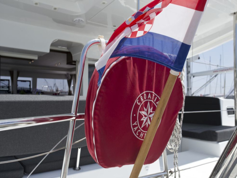 photo Lagoon 450  Flybridge 21