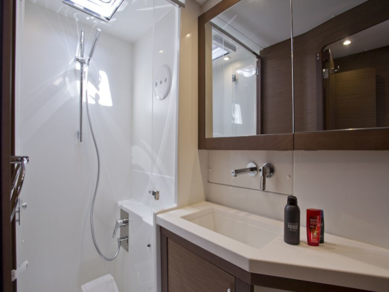 photo Lagoon 450  Flybridge 34