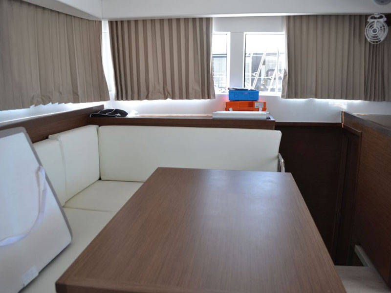 صور Lagoon 450  Flybridge 3