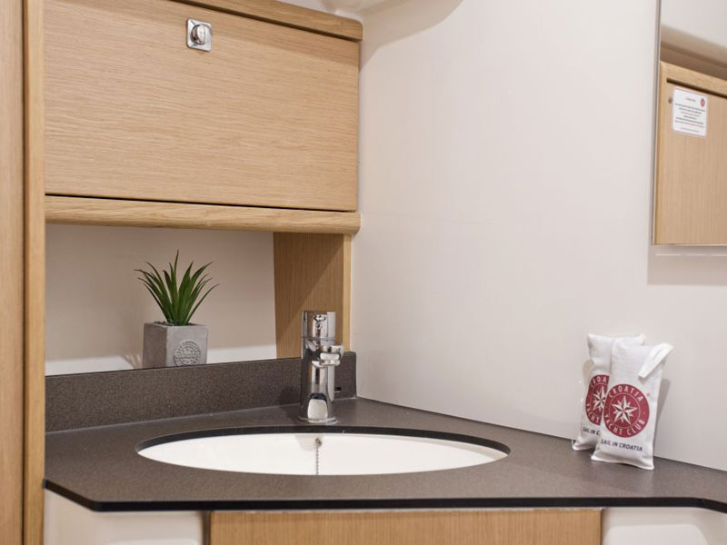 photo Bavaria Cruiser 46 25