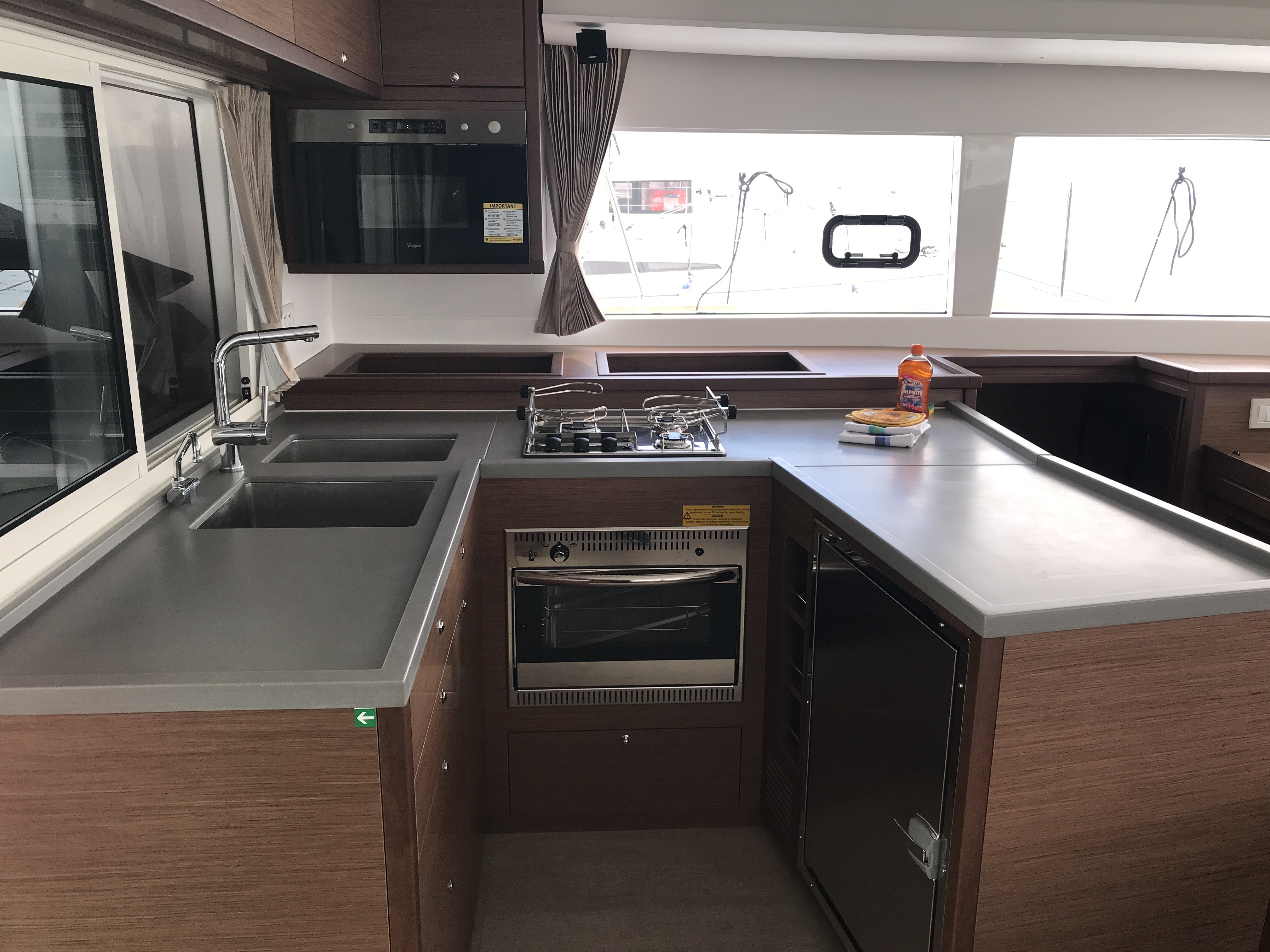 foto Lagoon 450  Flybridge 8