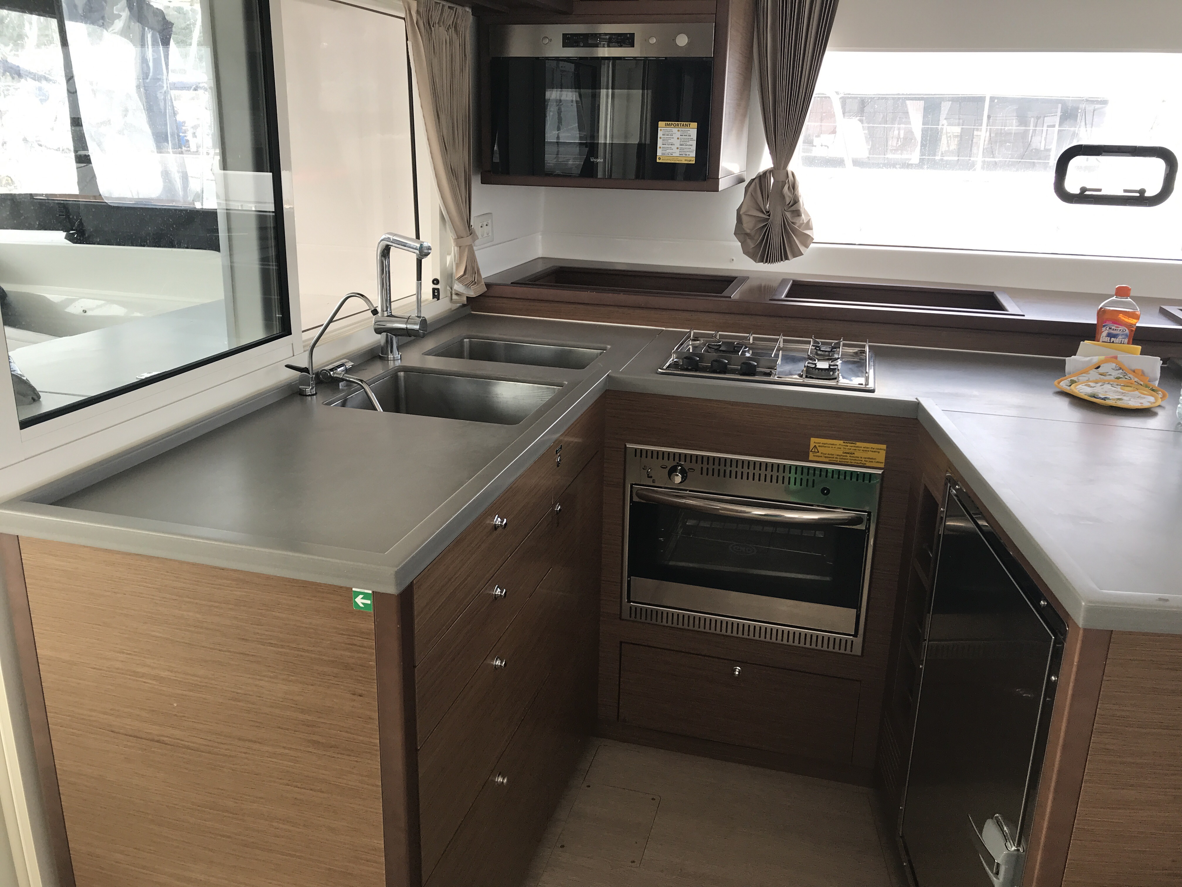 foto Lagoon 450  Flybridge 8