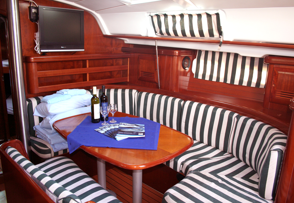 S/Y - Oceanis 411 - 4 Cabins - Built 2000