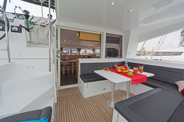 foto Lagoon 400 S2 17