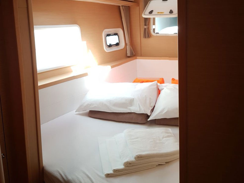 photo Lagoon 400 S2 11