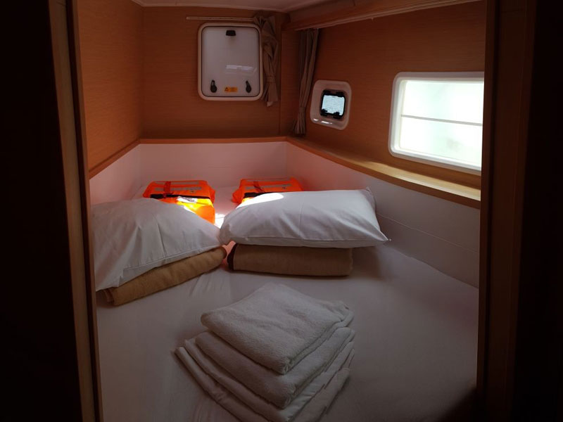 photo Lagoon 400 S2 14