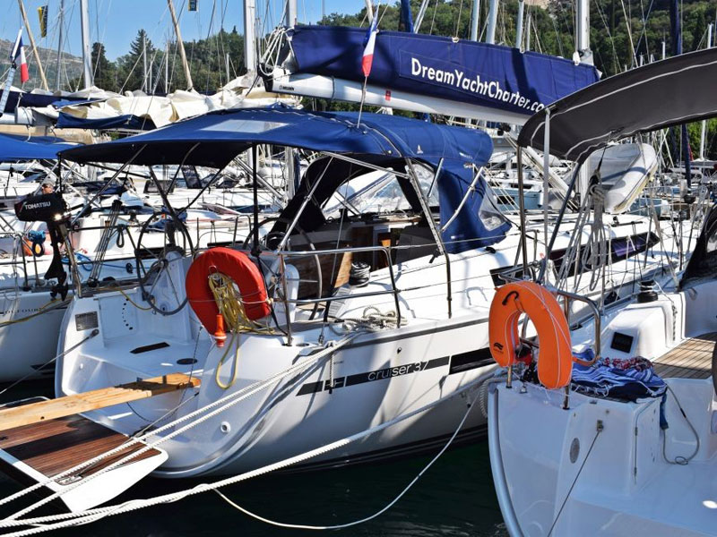 foto Bavaria Cruiser 37 5