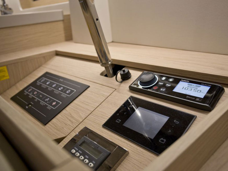 photo Oceanis 51.1 37