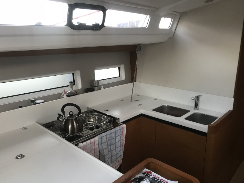 Sun Odyssey 440