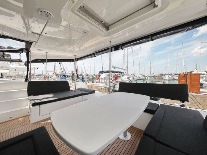 Foto Lagoon 450  Flybridge 4