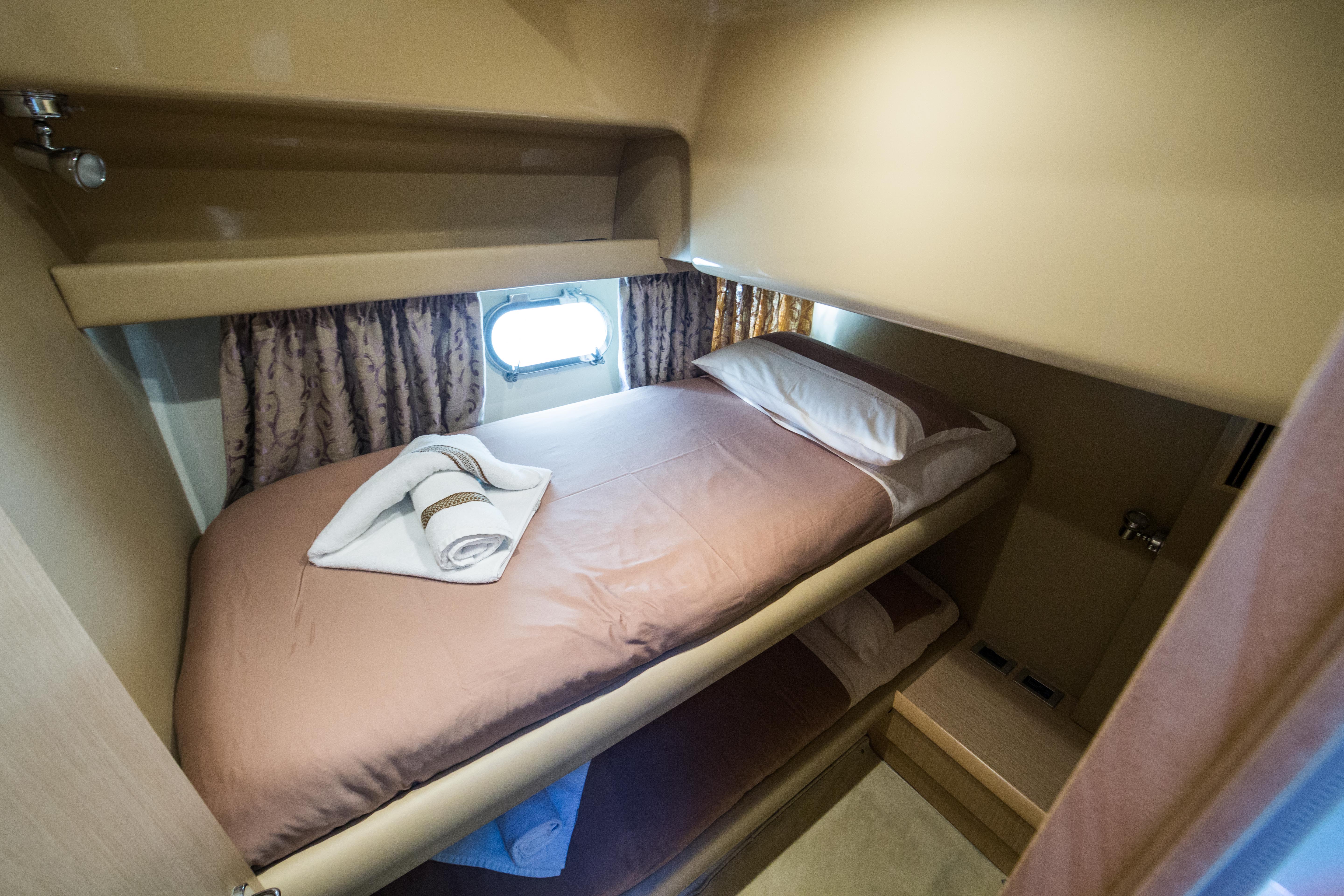 фото Ferretti 460 12