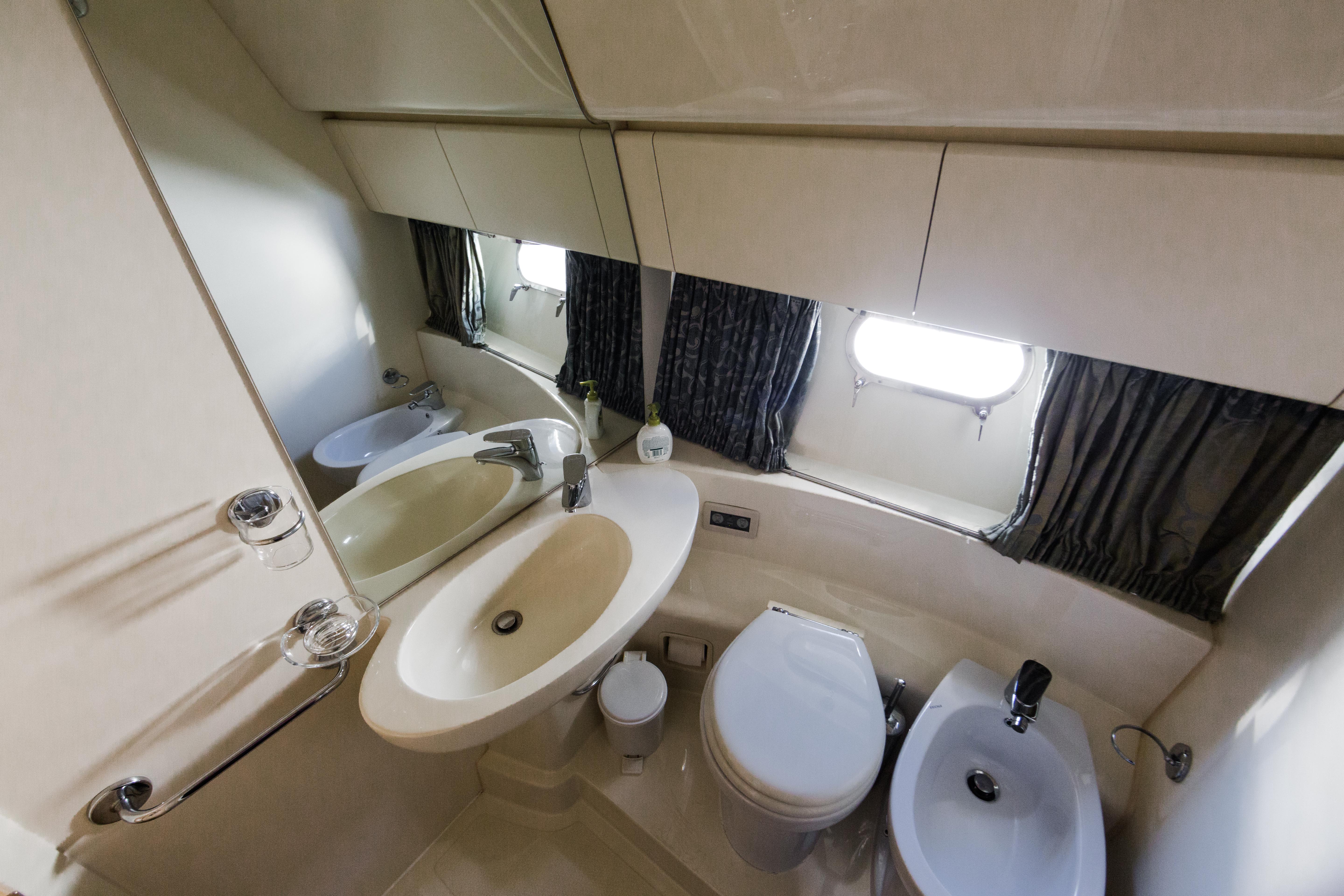 фото Ferretti 460 15